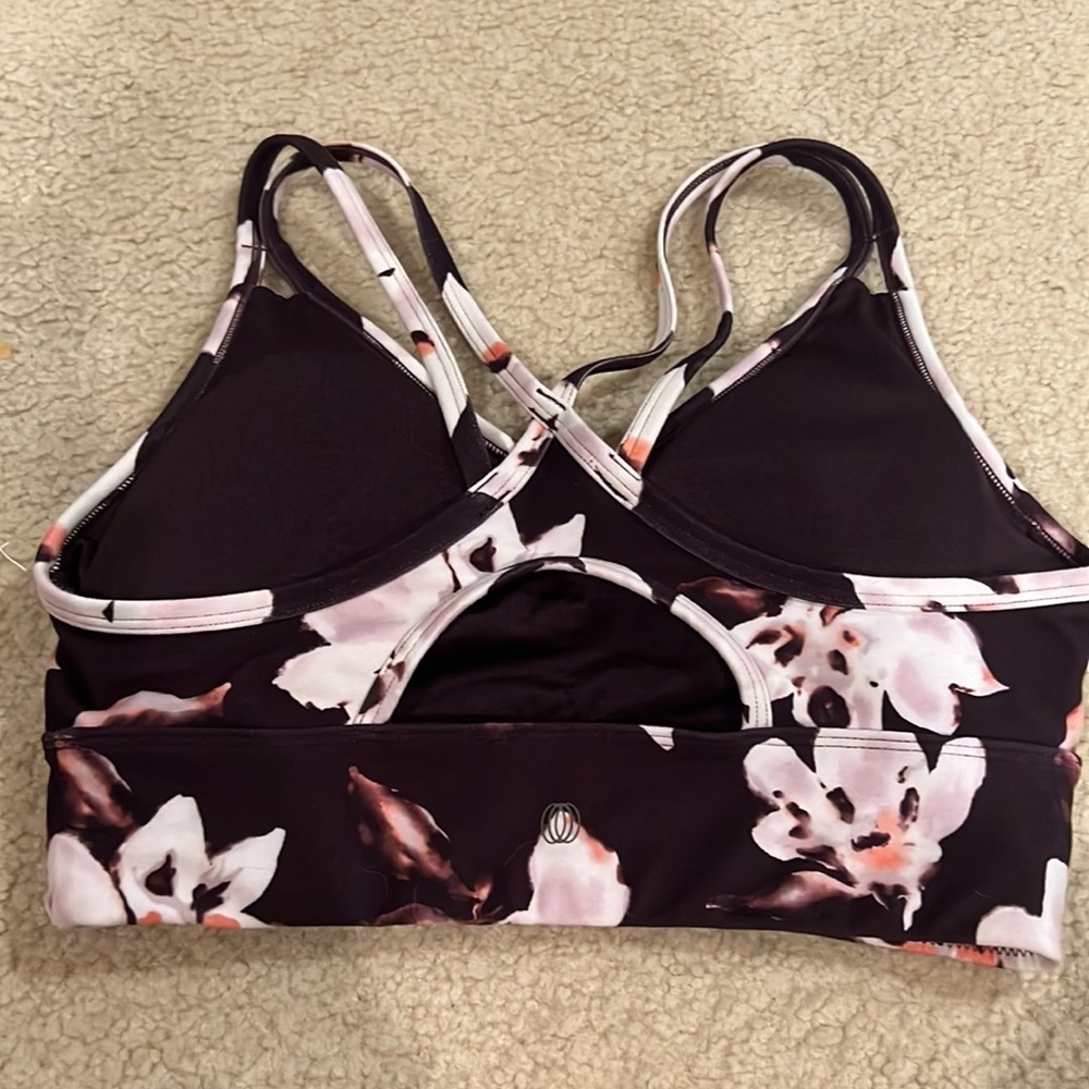 Balance collection sports bra - Picture 2 of 2